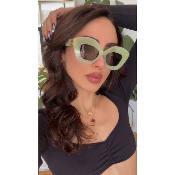 NEW Loewe LW40127I Anagram Thick Sunglasses in Green main image 4